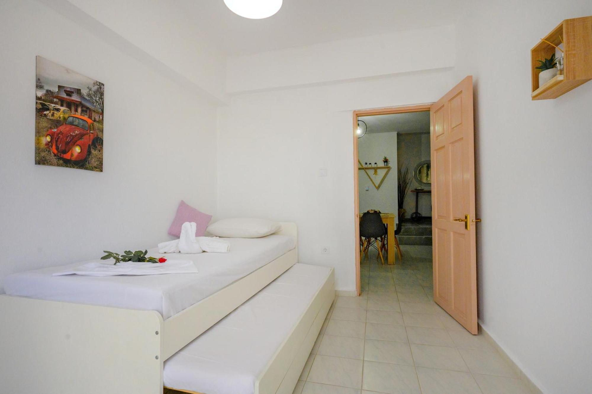 Michael'S Apartment'S Nea Roda Zewnętrze zdjęcie